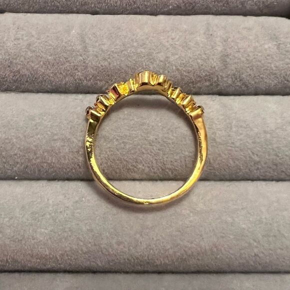 🤯5/$20🤯 NEW Gold Tone V-Shaped Diamond Crystal Ring - Picture 4 of 4